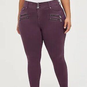 Torrid Super Soft high rise plum multi-zip jegging, size 26R